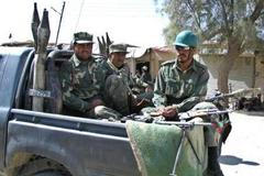 Pákistánští vojáci při hlídkování na hranici s Afghánistánem