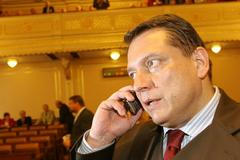 vláda žádá o důvěru