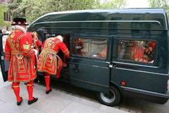 A teď zpátky na lahve s ginem