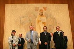 Lídři po jednání o vedení sněmovny