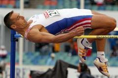 Roman Šebrle překonává laťku