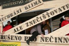 Do práce přes překážky.