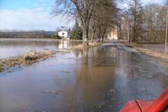 Vylité Labe u Dvora Králové.