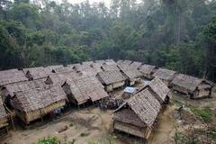 Tábor u řeky Saween