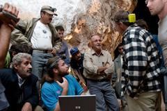 Debata před jeskyní v Íránu