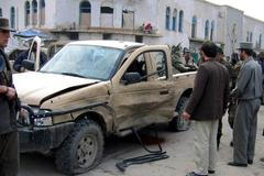 zničené auto v Kandaháru