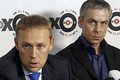 Andrej Lugovoj a Dmitrij Kovtun (vpravo)