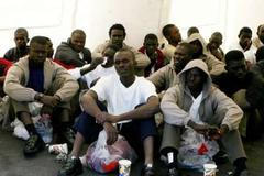 Přistěhovalci miří na Kanárské ostrovy i italskou Lampedusu