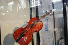 Housle Stradivari