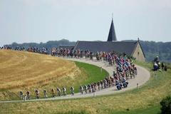 Tour je zatím na rovině