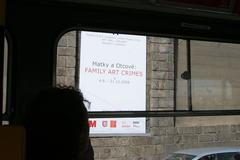 Matky a otcové na zdi