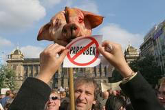 Demonstrace za odstoupení Paroubka