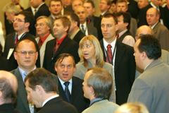 Sjezd KDU zahájili delegáti zpěvem státní hymny