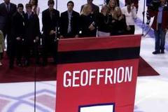 Číslo Bernieho Geoffriona stoupá ke stropu