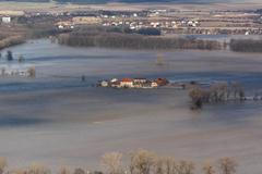 Statek Úpor blízko soutoku Labe a Vltavy u Mělníka