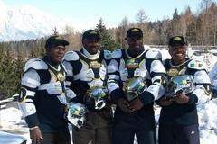 Posádka jamajského čtyřbobu v rakouském Iglsu