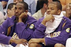 Kobe Bryant a Devean George