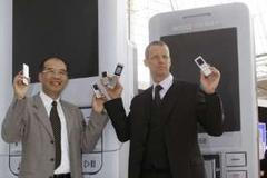 Šéfové BenQ s mobily