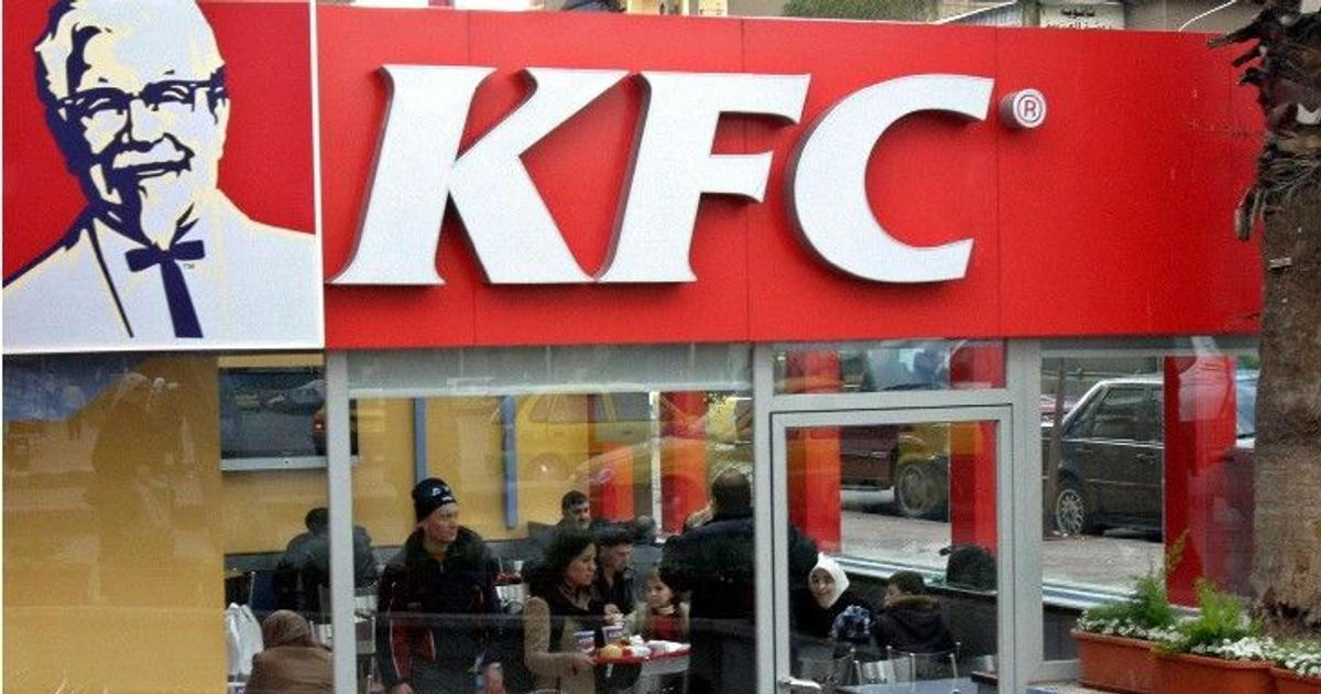 Plesnivé muffiny i prošlé maso. Každá třetí kontrola v KFC odhalila pochybení