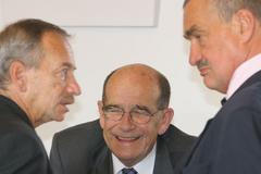 Senát vybírá kandidáty na ombudsmana