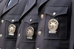 Nové uniformy, nové odznaky