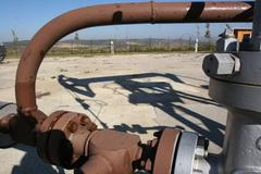 Těžba ropy na jižní Moravě