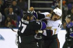 Anaheim - LA Kings: Parros, Thornton