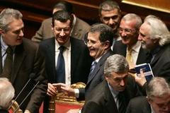 Prodi se vrací. Získal důvěru parlamentu