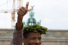 Haile Gebrselassie po vítězství v Berlíně