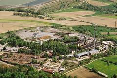 Letecký pohled na těžebně-úpravárenský komplex v Dolní Rožínce