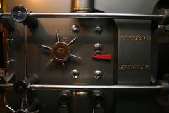 ČNB otevřela dveře, sejfy zůstaly zamčeny.