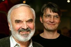 Scénárista a herec Zdeněk Svěrák a jeho syn, režisér Jan Svěrák (vpravo).