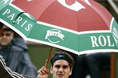 Federer pod deštníkem