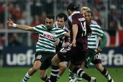 Fotbal: Bayern (Sagnol, Pizarro) - Sporting (Martins)