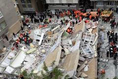 Turecko Istanbul zřícená budova