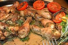 Kuřecí stehýnka na rozmarýnu