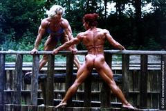 Kulturistky Barbora Mrázková (vpravo) a Zdeňka Razýmová (vlevo)