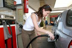 Benzinová pumpa Esso na Evropské v Praze