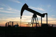 Těžba ropy na jižní Moravě