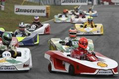 Schumacher vítězí v motokárách