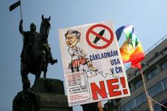 Demonstrace "NE základnám" na Václavském nám. - 01