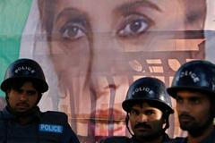 Pákistán v krizi po smrti Bhuttové