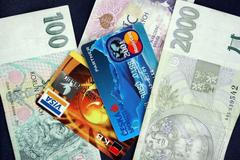 Platební karty, peníze