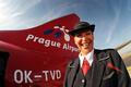 Letadlo s reklamou na Prahu