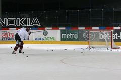 Hokejisté poprvé na tréninku