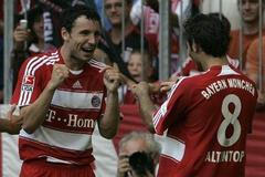 Bayern - Hannover: van Bommel, Altintop