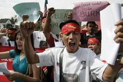 Protest před barmskou ambasádou v Kuala Lumpuru