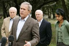 Bush a jeho tým v Crawfordu