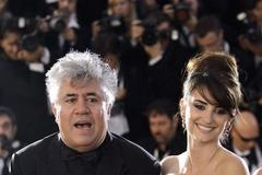 Pedro Almodovar a Penelope Cruz na festivalu v Cannes, kde uspěl jejich snímek Volver