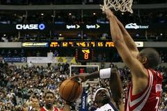 Ze všech směrem na koš